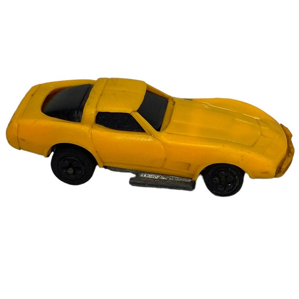 Vintage 1980 Kidco Chevy Corvette Yellow NO LAUNCH KEY Burnin Key Car 1/64 Rare